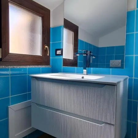 Attico Mansardato Con Terrazza Vista Mare Lägenhet