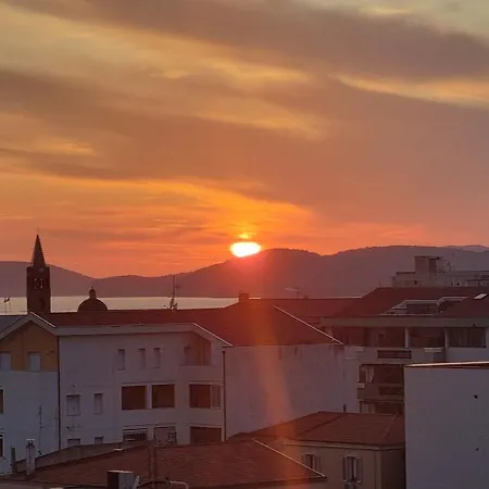 Lägenhet Attico Mansardato Con Terrazza Vista Mare Alghero